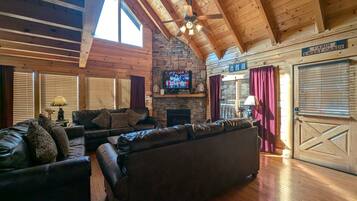 Cabaña, 6 habitaciones | Área de sala de estar