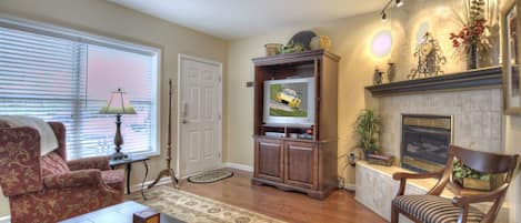 Condo, 1 Bedroom | Interior