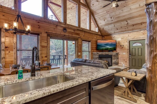 Cabin, 3 Bedrooms | Private kitchen | Fridge, oven, coffee/tea maker, toaster - Ern805- Bearly Believe It! - Great Location! Close To Town And All The Action! 3 Bedroom Cabin by RedAwning (Sevierville)