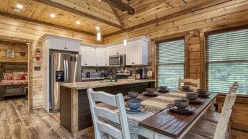 Cabin, 2 Bedrooms | Private kitchen | Coffee/tea maker, fridge, oven, toaster