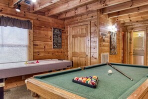 Cabane, plusieurs chambres | Billards