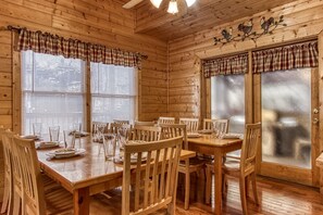 Cabin, Multiple Bedrooms | Dining