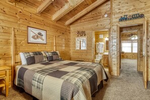 Cabin, Multiple Bedrooms | 9 bedrooms, free WiFi - Er305- Bear Right Inn- Great Location- Close To Town 9 Bedroom Cabin by RedAwning (Pigeon Forge)