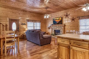 Cabane, plusieurs chambres | Coin séjour