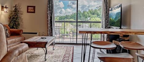 Condo, 1 Bedroom | Dining