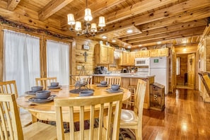 Dining - Er312- Bear Mountain Memories- Great Location- Close To Town 6 Bedroom Cabin by RedAwning (Pigeon Forge)