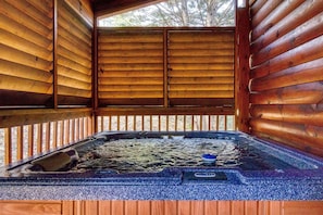 Interior - Er312- Bear Mountain Memories- Great Location- Close To Town 6 Bedroom Cabin by RedAwning (Pigeon Forge)