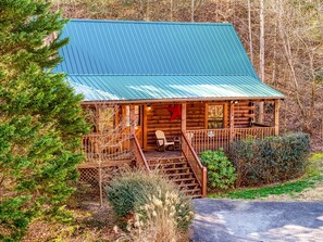 Cabin, 1 Bedroom | Exterior - Er317 - The Cubby Hole - Great Location - Close To Town 1 Bedroom Cabin by RedAwning (Pigeon Forge)