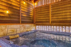 Cabaña, 1 habitación | Spa | Tina de hidromasaje 