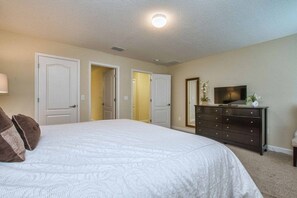 House, 6 Bedrooms