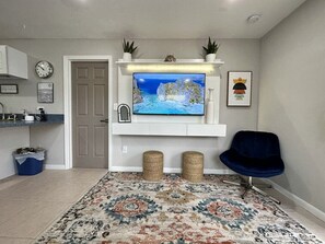 Interior - The Mini Coconut Summ (Marathon)