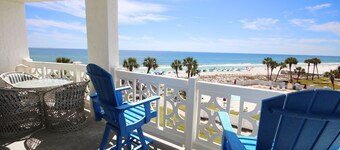 344 El Matador 1 Bedroom Condo by RedAwning