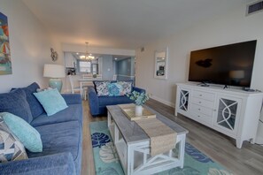 Condo, 2 habitaciones | Área de sala de estar
