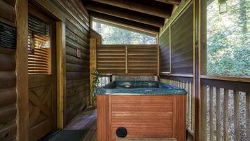 Cabin, 2 Bedrooms | Property grounds