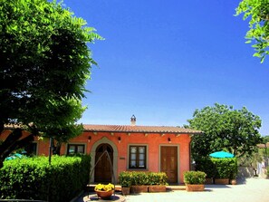 Exterior - YELLOW APARTMENT -Farmhouse whit Poll, Air conditioning, in the heart of Tuscany (Toscana)