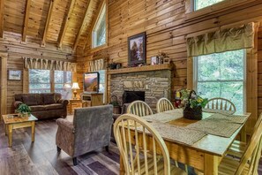 Cabane, 3 chambres | Restauration
