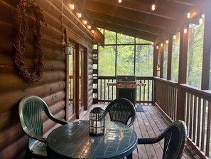 Cabin, 3 Bedrooms | Outdoor dining