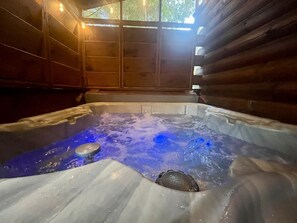 Kabin, 3 kamar tidur | Bathtub spa outdoor
