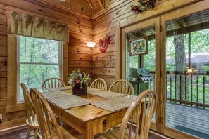Cabane, 3 chambres | Restauration