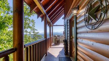 Cabin, 2 Bedrooms | Property grounds