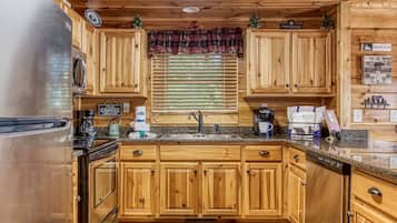 Cabin, 2 Bedrooms | Private kitchen | Fridge, oven, coffee/tea maker, toaster