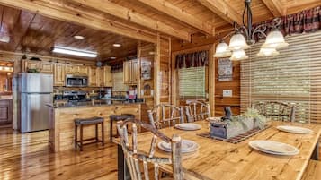 Cabin, 2 Bedrooms | Private kitchen | Fridge, oven, coffee/tea maker, toaster