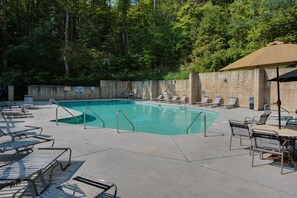 Cabane, 2 chambres | Piscine