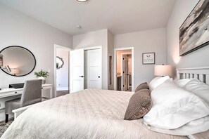 6 bedrooms, desk, iron/ironing board, travel cot