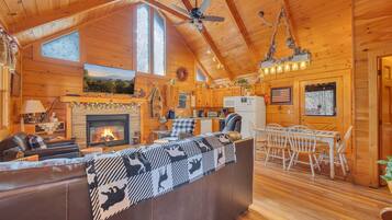 Cabin, 2 Bedrooms | Living area