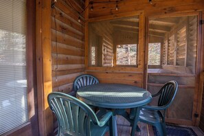 Cabin, 1 Bedroom | Property grounds