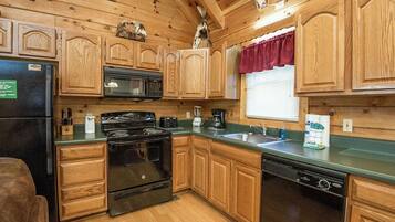 Cabaña, 1 habitación | Cocina privada | Refrigerador, horno, cafetera y tetera y tostadora