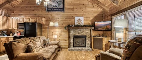 Cabin, 2 Bedrooms | Living room