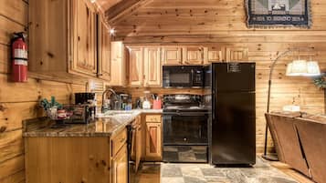 Cabin, 2 Bedrooms | Private kitchen | Fridge, oven, coffee/tea maker, toaster