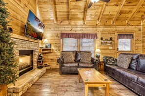 Cabin, 2 Bedrooms | Living area