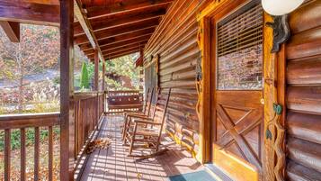 Cabin, 2 Bedrooms | Property grounds