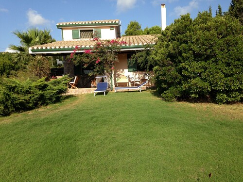 La Vignetta Cottage charming house 700 mt from the beach. IUN Q7484
