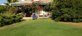 La Vignetta Cottage charming house 700 mt from the beach. IUN Q7484