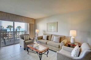 Condo, 2 Bedrooms | Living area