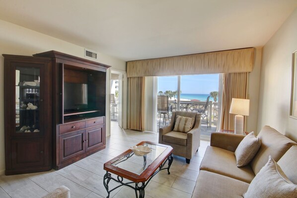 Living area - 437 El Matador 2 Bedroom Condo by RedAwning (Fort Walton Beach)