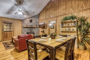 Dining - Er38r Grandpa's Getaway - Great Location- Close To Town 2 Bedroom Cabin by RedAwning (Pigeon Forge)