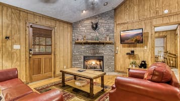 Cabin, 2 Bedrooms | Living area