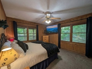 2 bedrooms, free WiFi - Er38r Grandpa's Getaway - Great Location- Close To Town 2 Bedroom Cabin by RedAwning (Pigeon Forge)