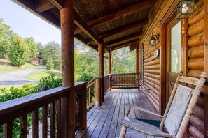 Cabin, 4 Bedrooms | Balcony - Er33 Ganma's Getaway Great Location, close To Town 4 Bedroom Cabin by RedAwning (Pigeon Forge)