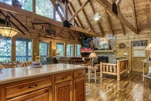 Cabane, 5 chambres | Cuisine privée | Réfrigérateur, four, cafetière/bouilloire, grille-pain