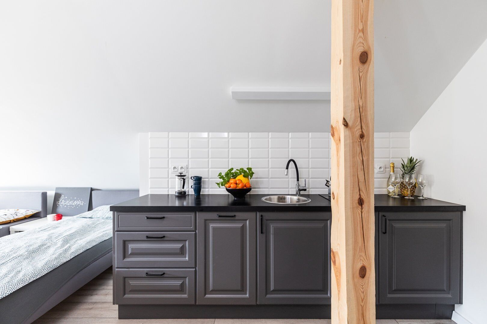 Studio Standard | Salle de bain | Douche, douche à « effet pluie », sèche-cheveux, serviettes fournies