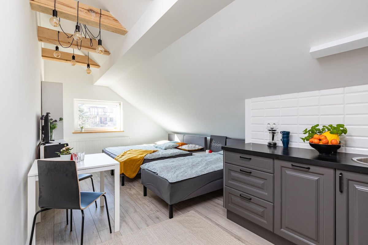 1 habitación, decoración personalizada y muebles diferentes