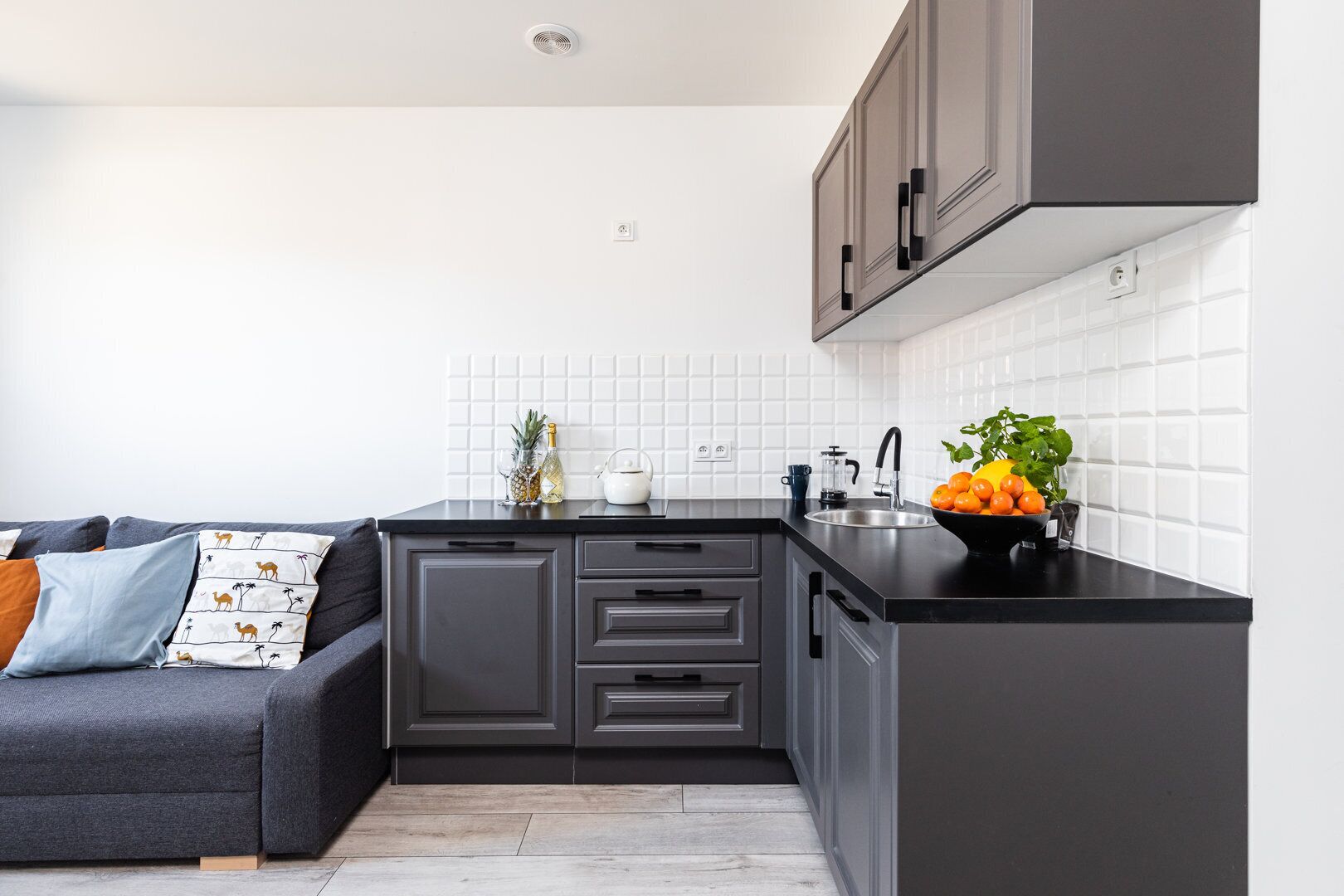 Comfort Apartment | Living area | 40-inch Smart TV with cable channels, TV