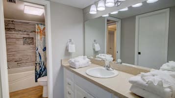 Condo, 2 Bedrooms | Bathroom | Towels