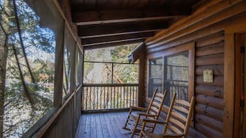Cabaña, 2 habitaciones | Terraza o patio
