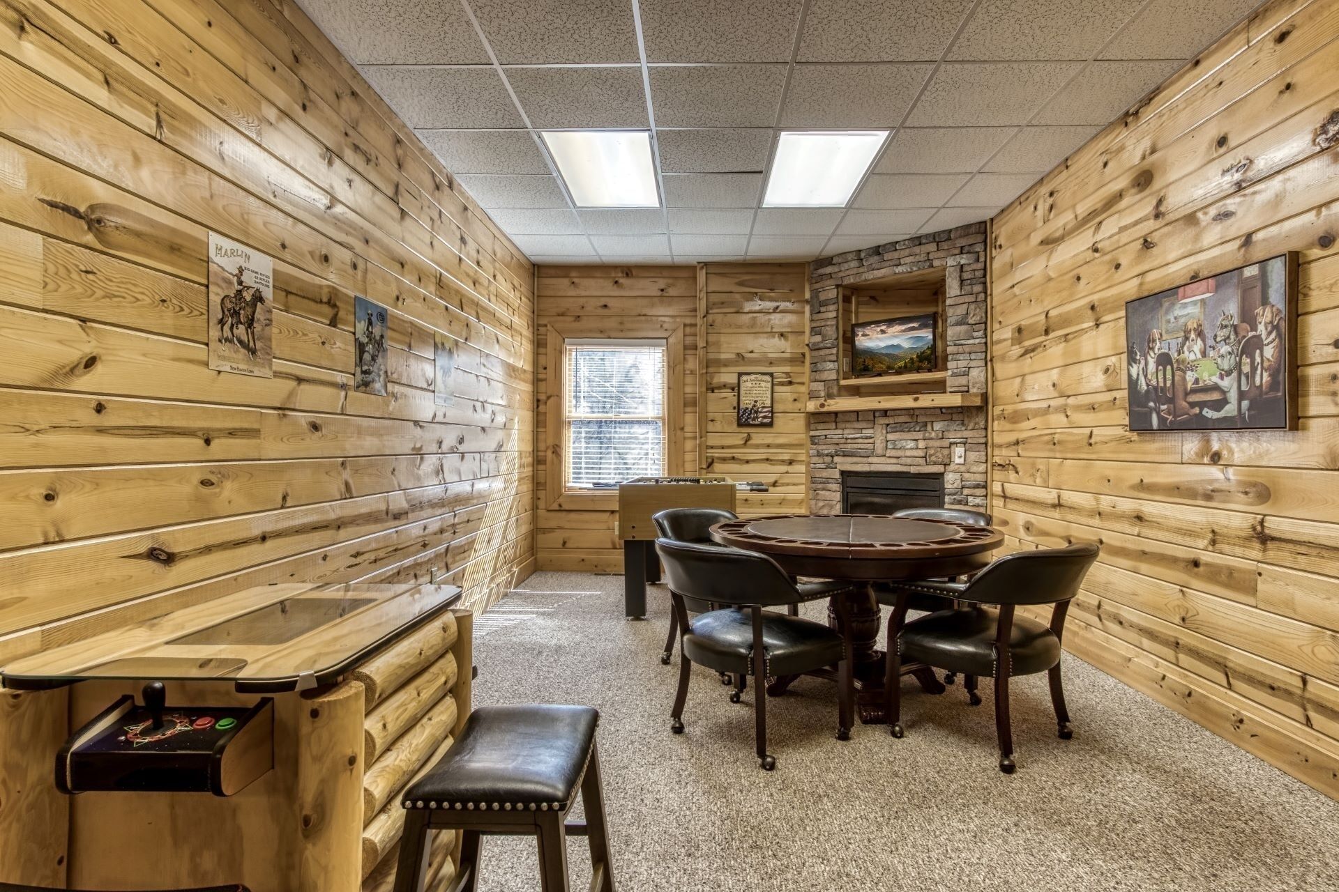 Cabin, 5 Bedrooms | Dining